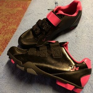 LIV Woman’s Spin Sneakers